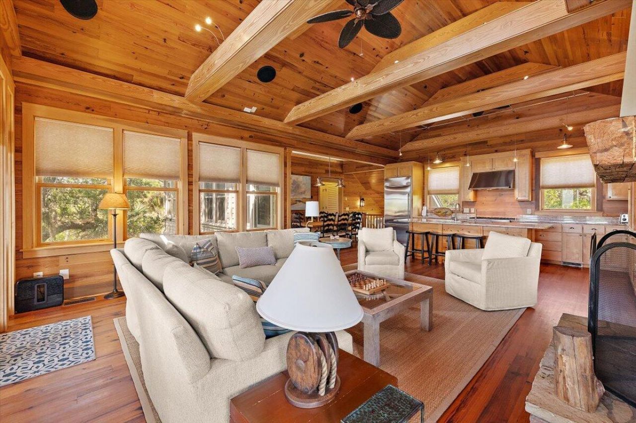 311 Pelican Flight Drive Photo 9