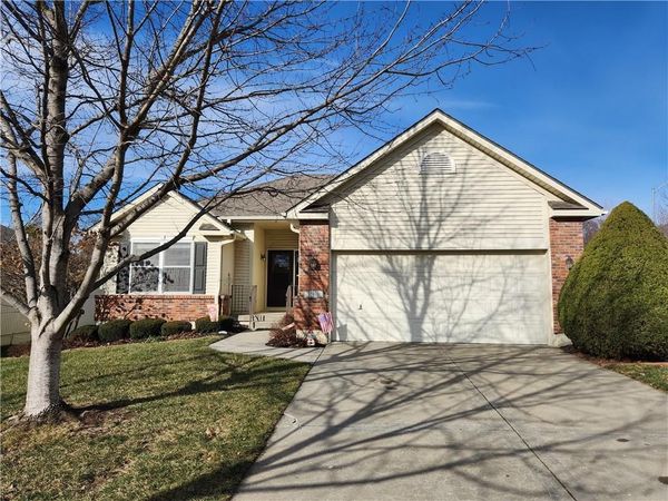 2800 S Woodbury Drive, Independence, MO 64055