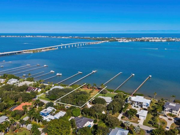 36 S Sewalls Point Road, Sewalls Point, FL 34996