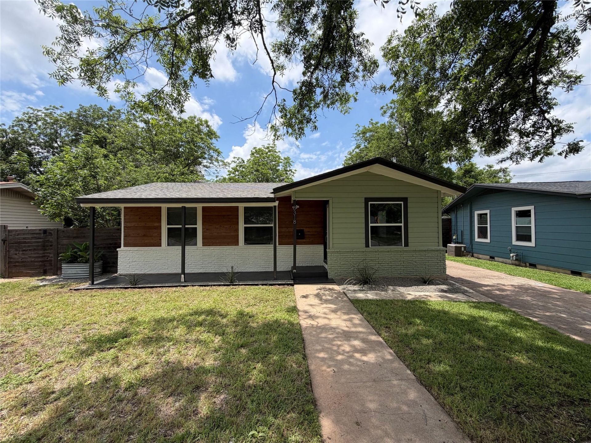 8318 Burrell Dr, Austin, TX 78757 Main Photo