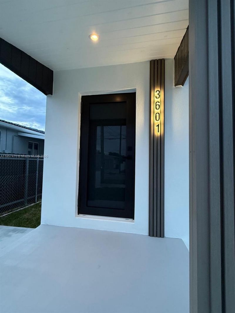 3601 NW 4th St, Miami, FL 33125 Photo