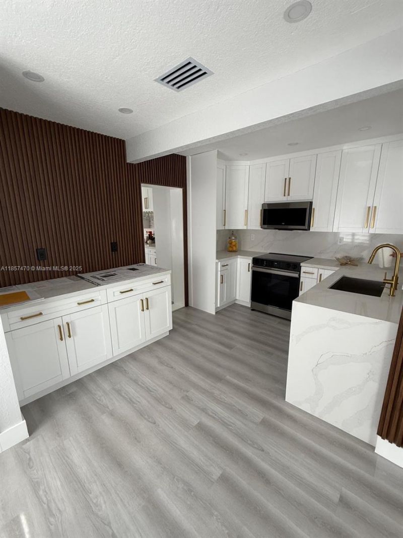 3601 NW 4th St, Miami, FL 33125 Photo