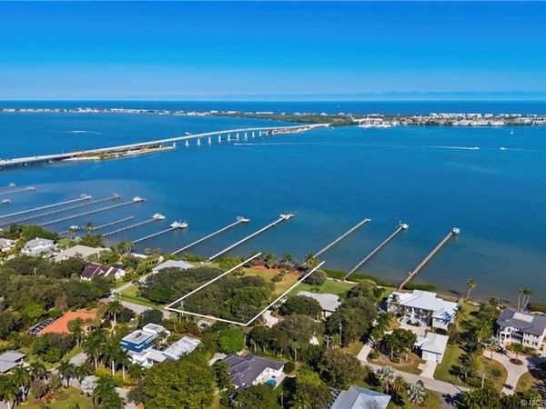 36 S Sewalls Point Road, Sewalls Point, FL 34996
