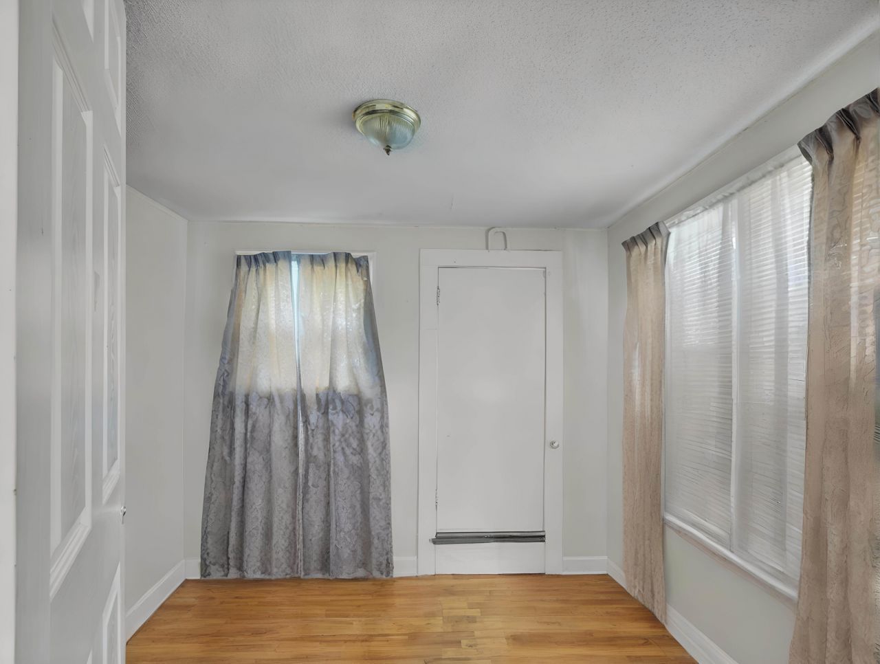 4 Poplar Street Photo 10