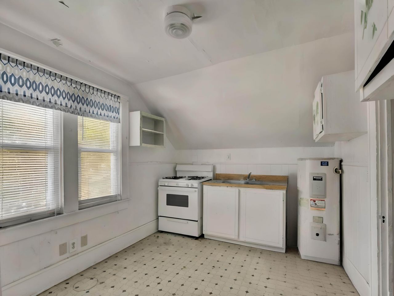 4 Poplar Street Photo 16