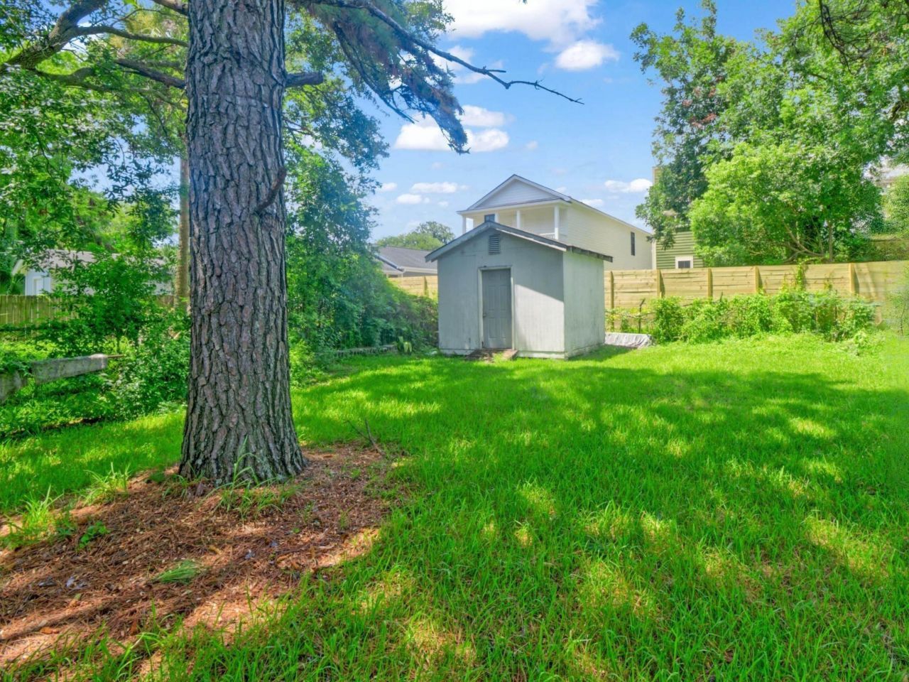 4 Poplar Street Photo 5