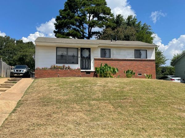 646 WESTERN PARK DR, Memphis, TN 38109