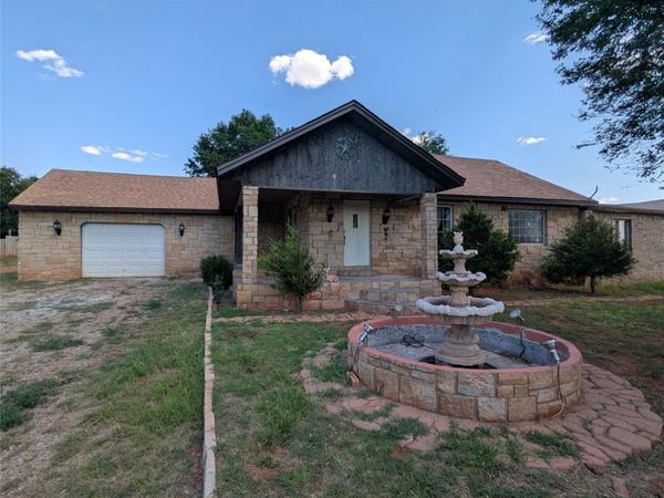21508 S Frontage Road, Foss, OK 73647