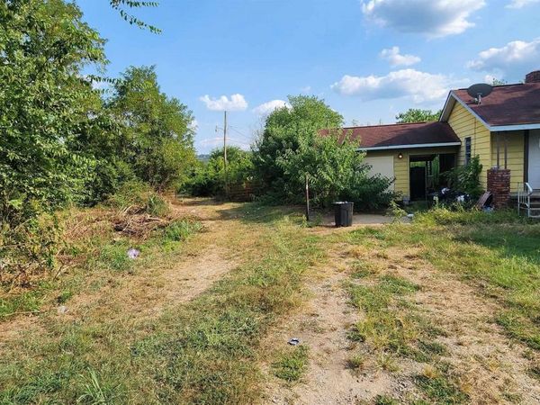 2710 E Walnut Street, Paris, AR 72855