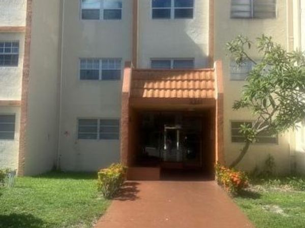2251 NW 41st Avenue, Unit 308, Lauderhill, FL 33313