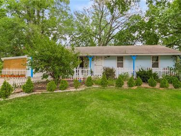 5521 N Wayne Avenue, Kansas City, MO 64118