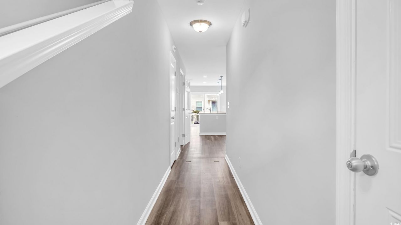 1125 Fairway Ln. Photo 4