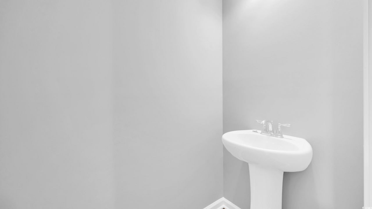 1125 Fairway Ln. Photo 5