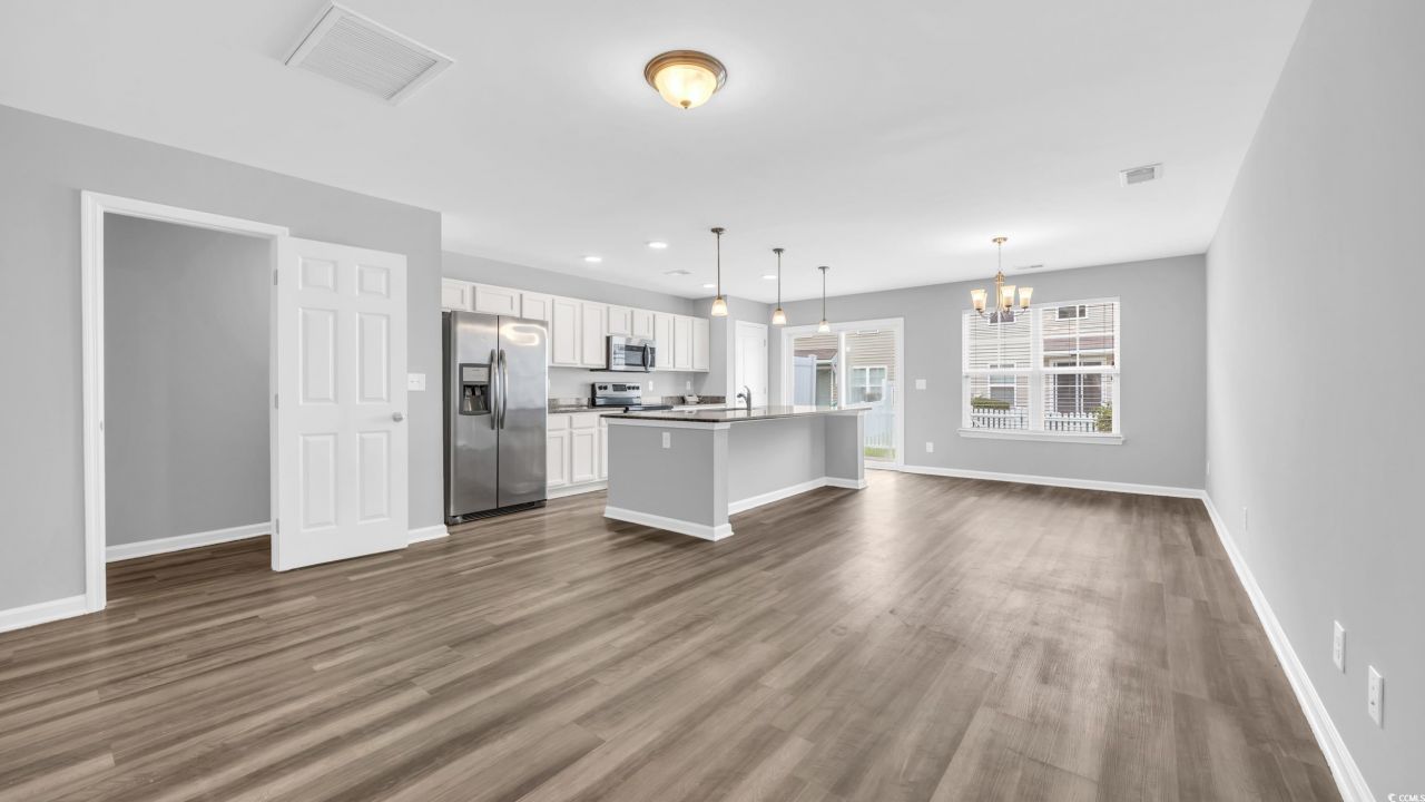 1125 Fairway Ln. Photo 7