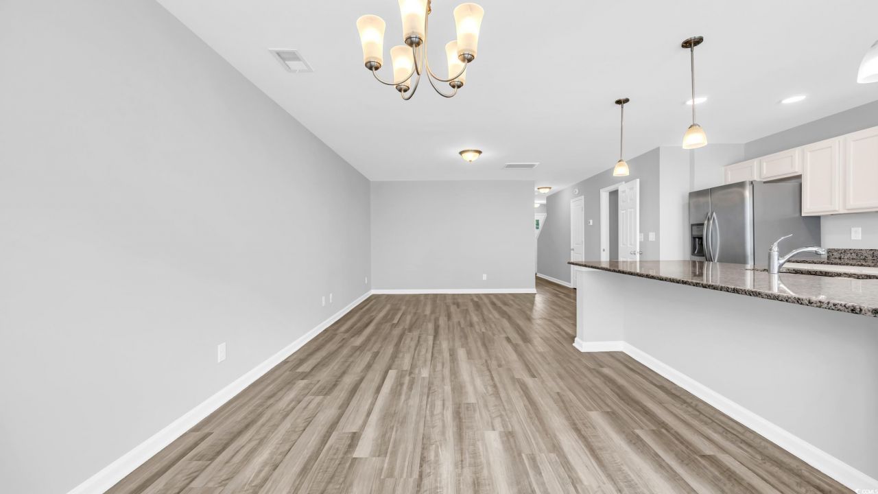 1125 Fairway Ln. Photo 8