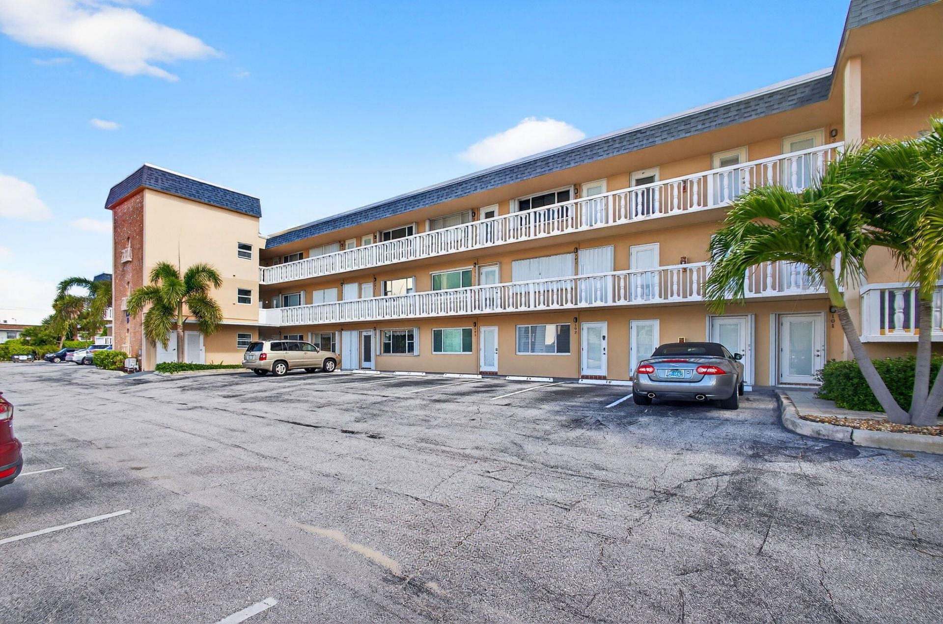 131 Doolen Court, Unit 304, North Palm Beach, FL 33408 Photo