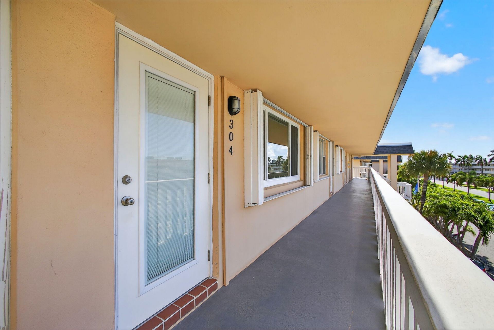 131 Doolen Court, Unit 304, North Palm Beach, FL 33408 Photo