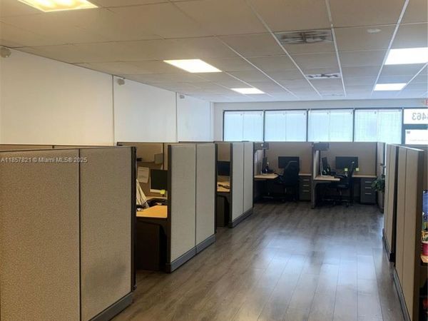 8463 W Oakland Park Blvd, Sunrise, FL 33351