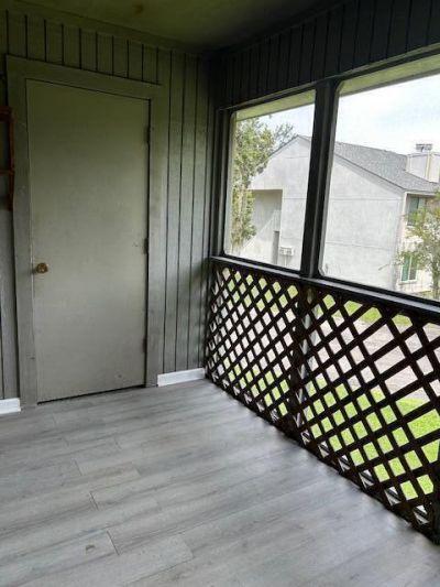 1004 Greencastle Drive Photo 8