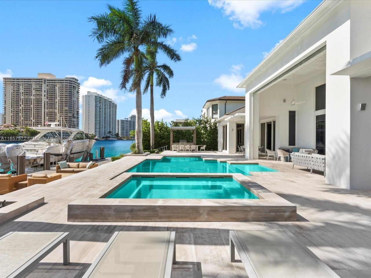 224 S Island, Golden Beach, FL 33160 Photo