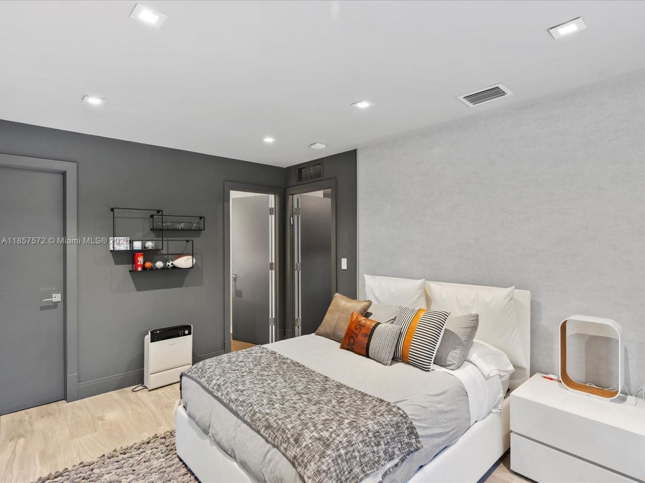 224 S Island, Golden Beach, FL 33160 Photo