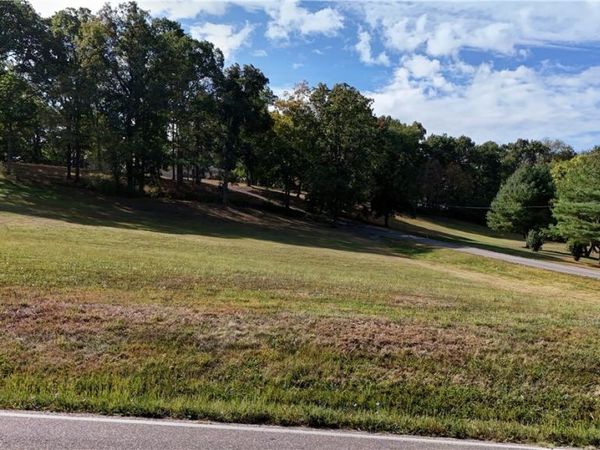 Pleasant Valley Drive, Coshocton, OH 43812