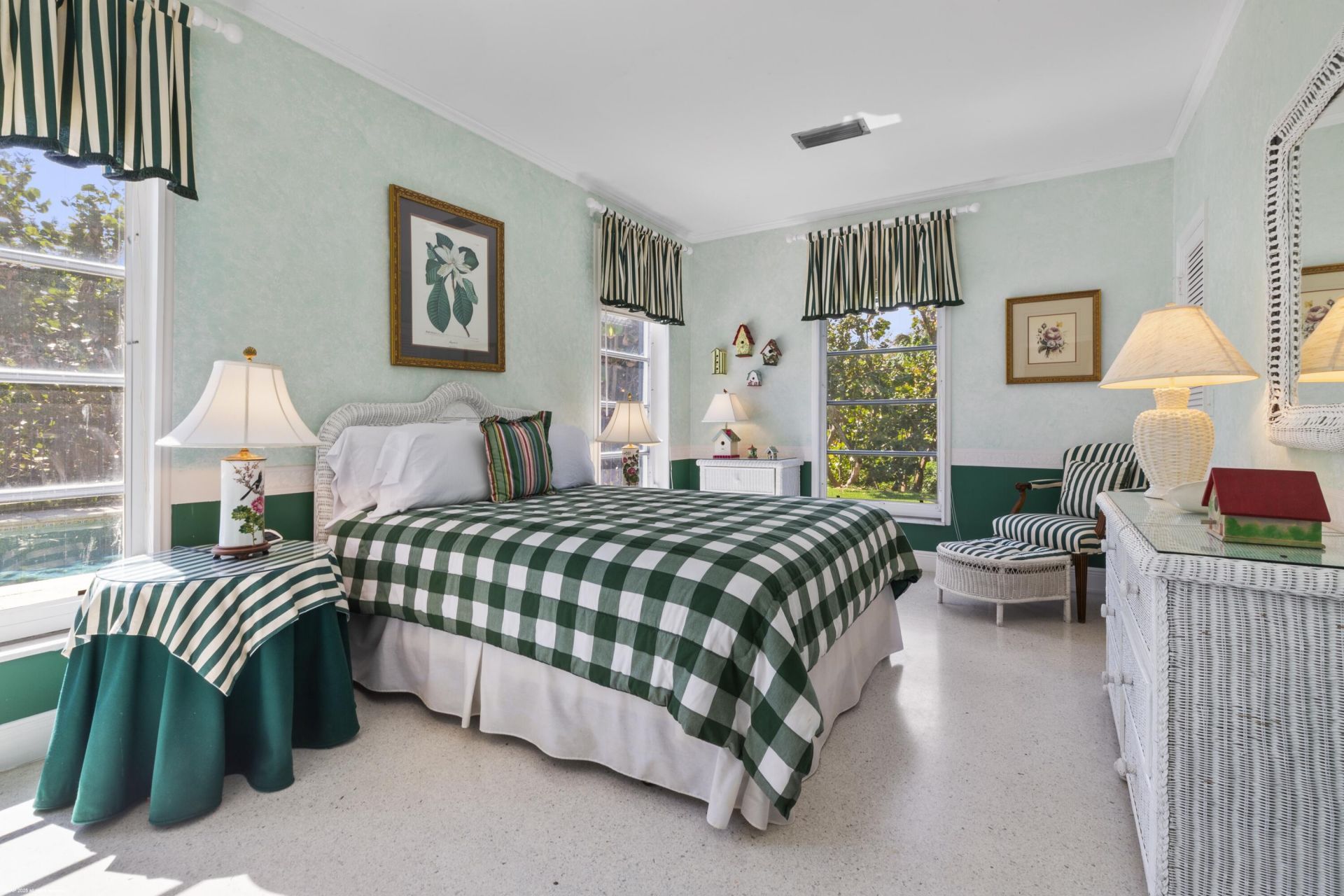 15 S Beach Road, Jupiter Island, FL 33455 Photo