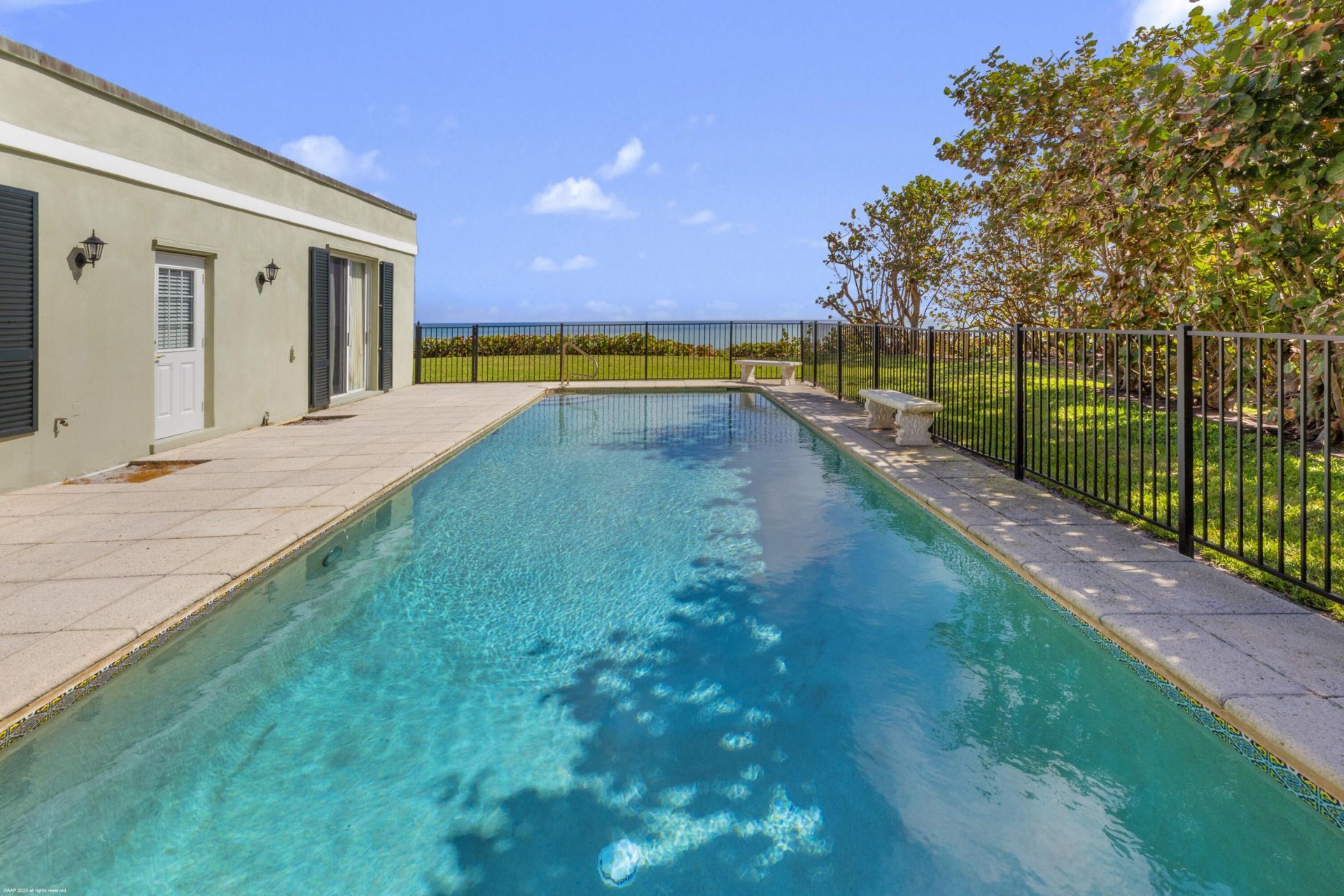 15 S Beach Road, Jupiter Island, FL 33455 Photo