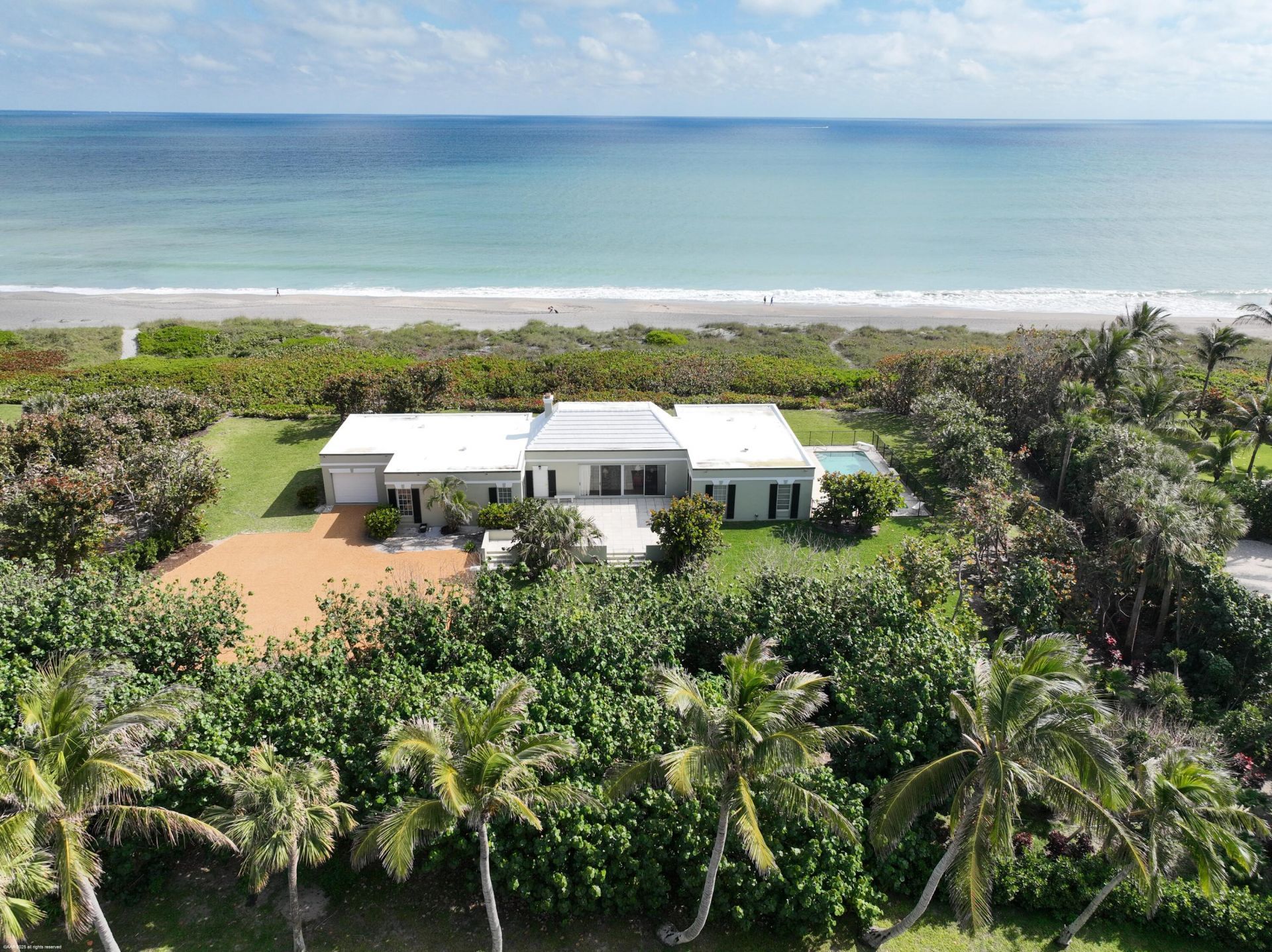 15 S Beach Road, Jupiter Island, FL 33455 Photo