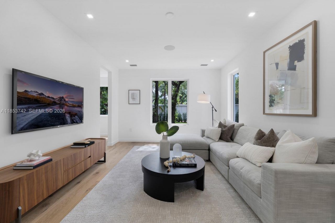 5835 SW 81st St, South Miami, FL 33143 Photo