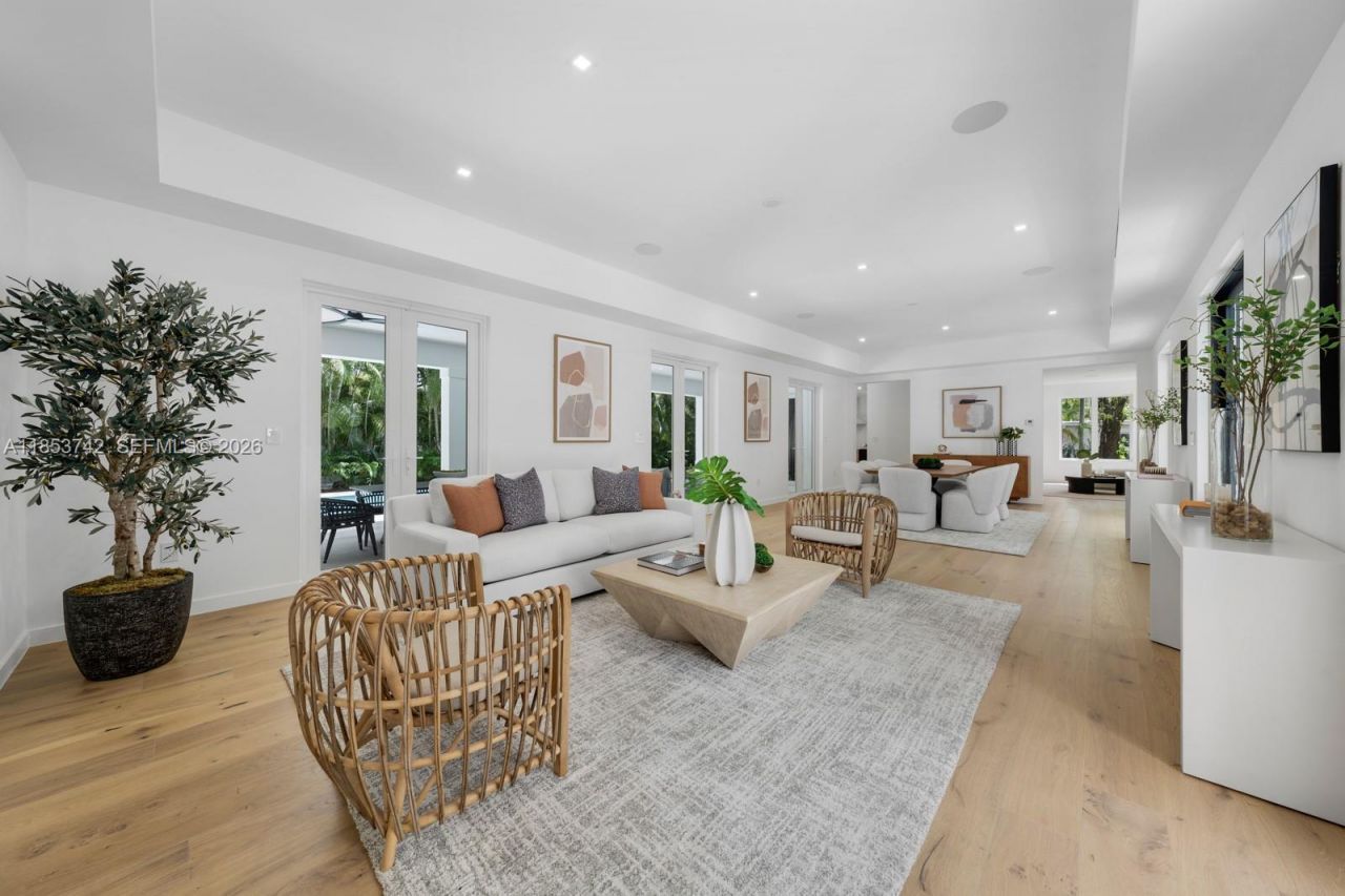 5835 SW 81st St, South Miami, FL 33143 Photo