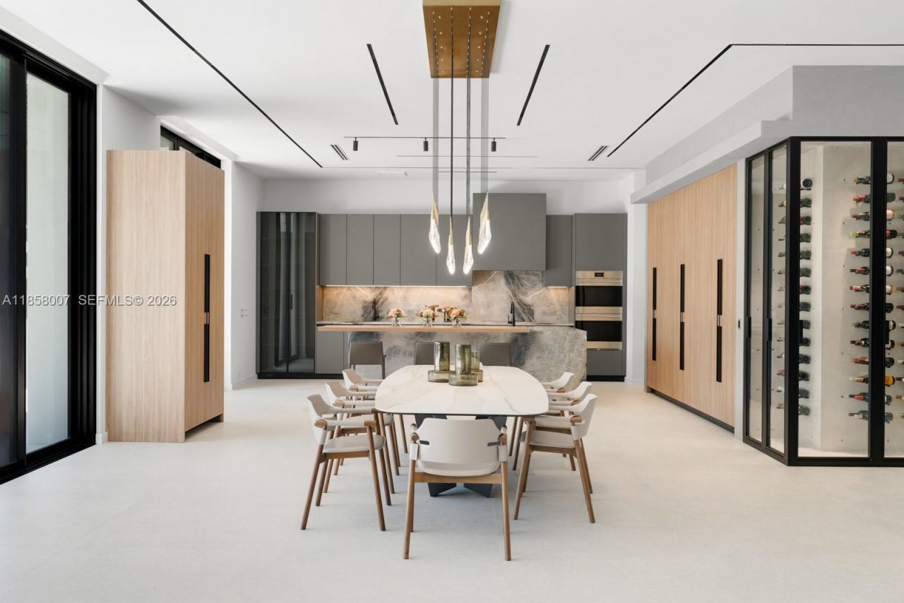 493 Holiday Dr, Hallandale Beach, FL 33009 Photo