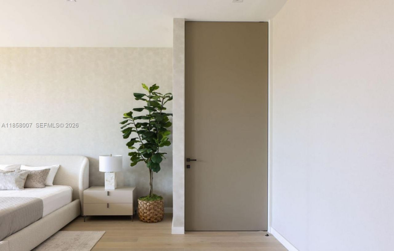 493 Holiday Dr, Hallandale Beach, FL 33009 Photo