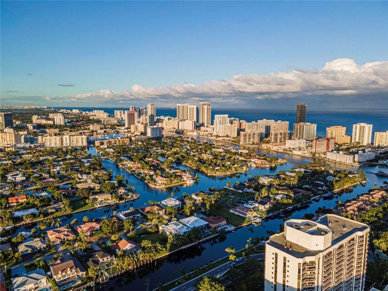 493 Holiday Dr, Hallandale Beach, FL 33009 Photo