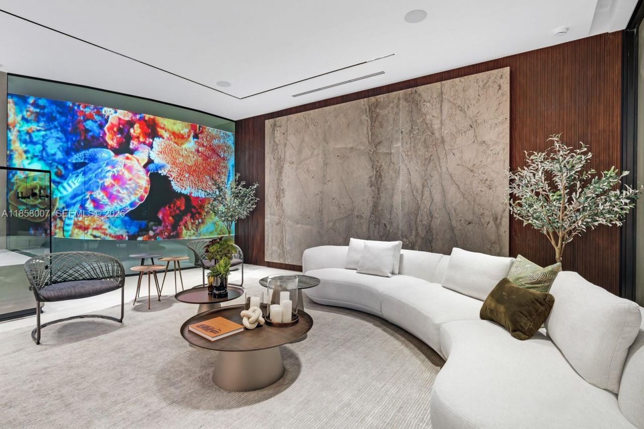 493 Holiday Dr, Hallandale Beach, FL 33009 Photo