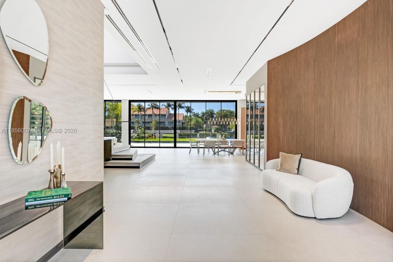 493 Holiday Dr, Hallandale Beach, FL 33009 Photo