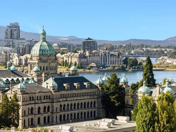 647 Michigan St, Unit 904, Victoria, BC V8V 1S9