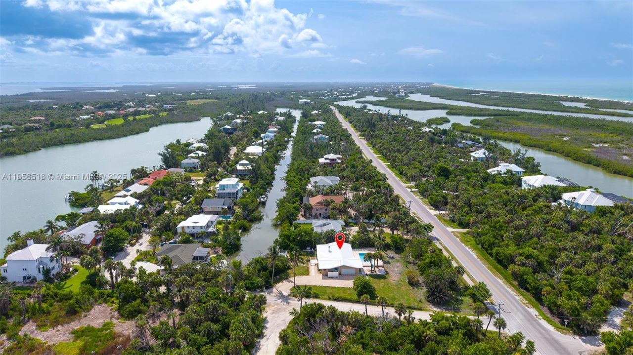 5885 Pine Tree, Sanibel, FL 33957 Photo