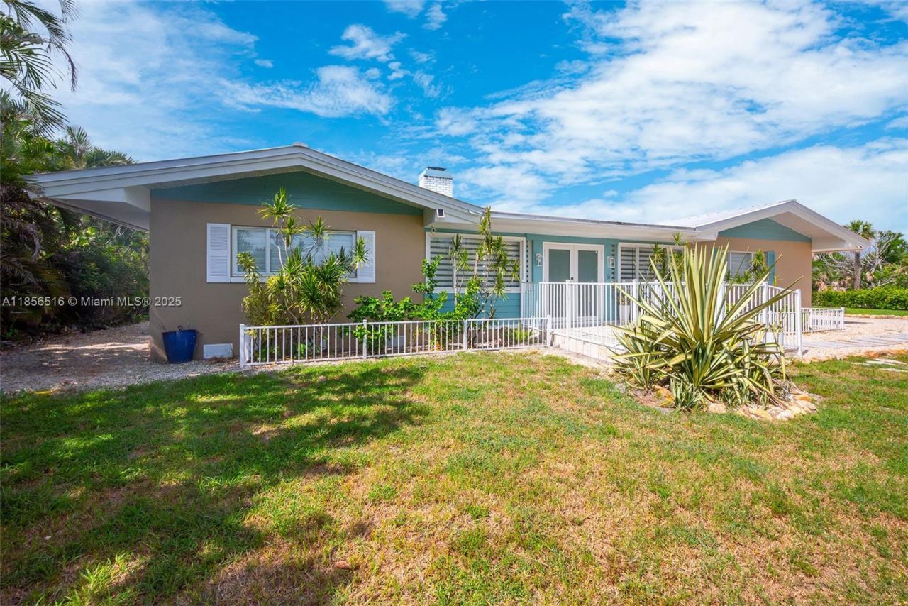 5885 Pine Tree, Sanibel, FL 33957 Photo