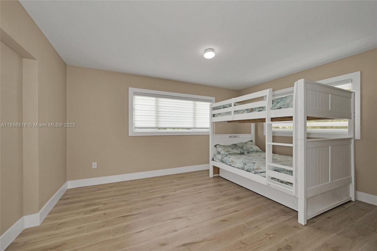 5885 Pine Tree, Sanibel, FL 33957 Photo