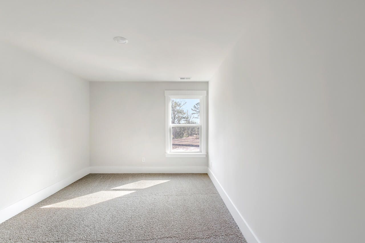 187 Castle Hill Drive Photo 32