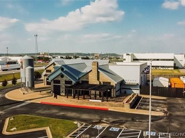 6263 Highway 66 Highway, Tulsa, OK 74131