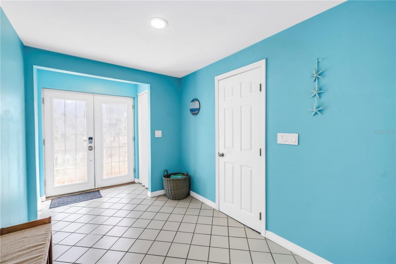 156 Siesta Drive, Sarasota, FL 34242 Photo