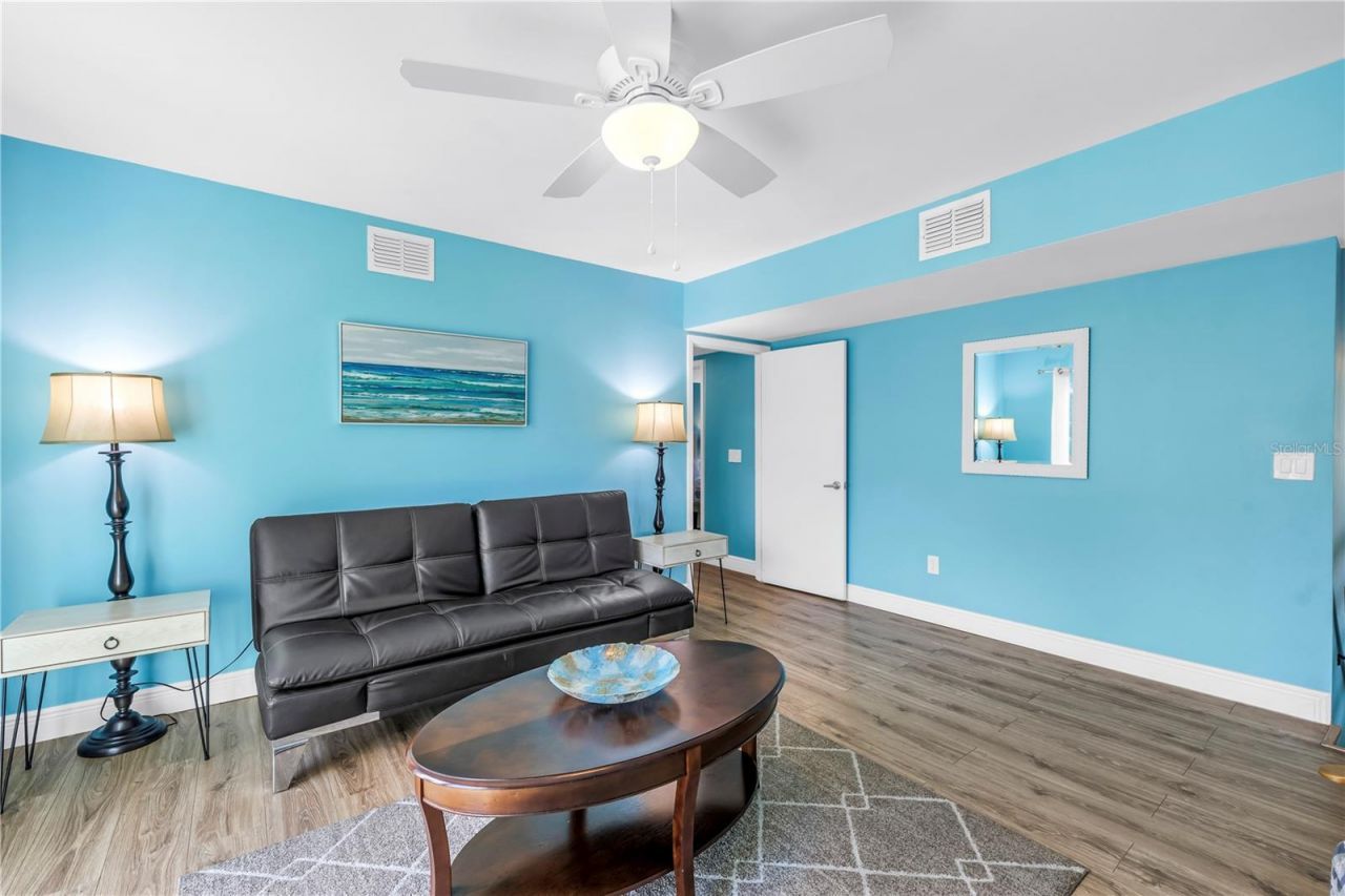 156 Siesta Drive, Sarasota, FL 34242 Photo