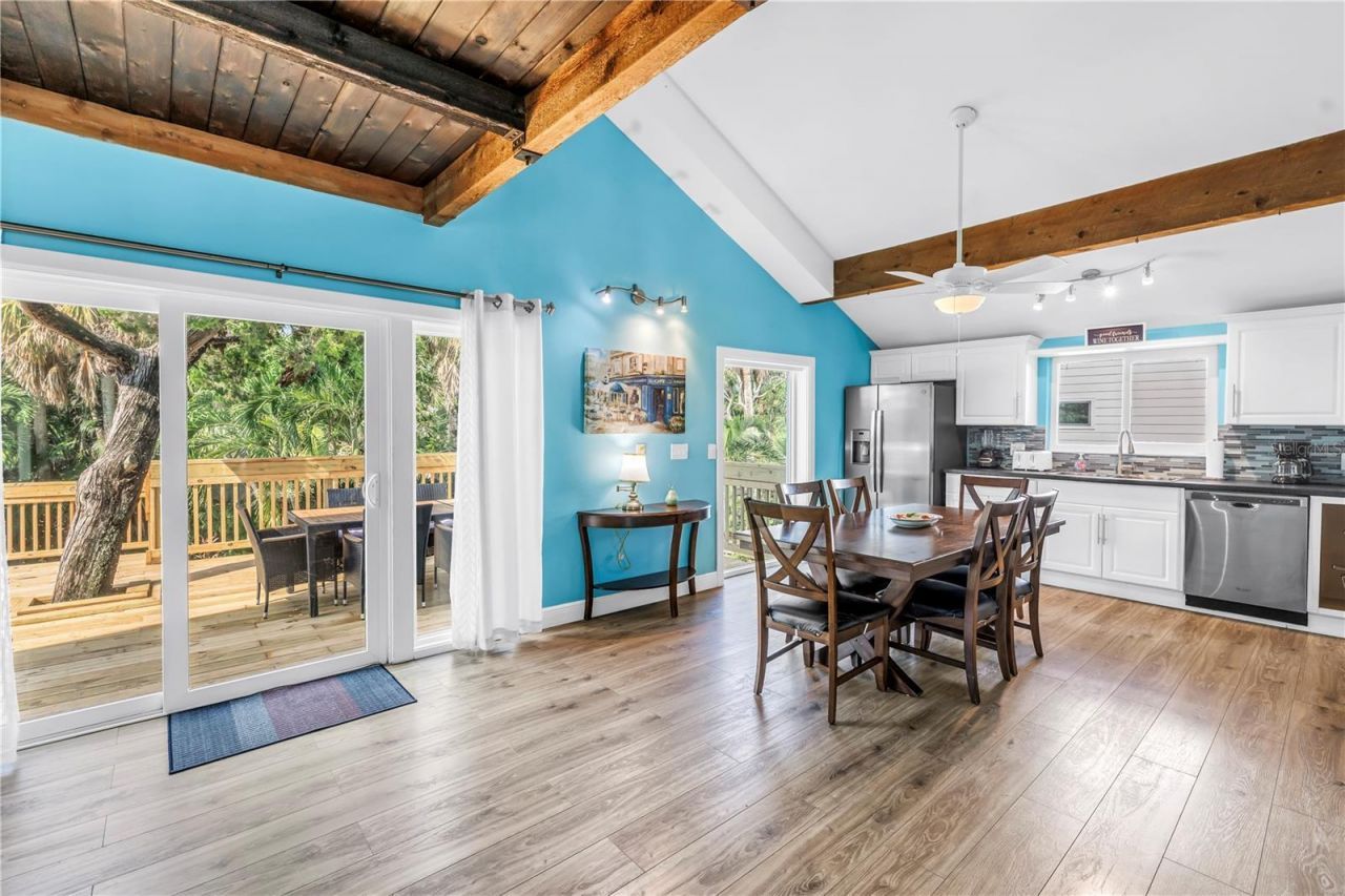 156 Siesta Drive, Sarasota, FL 34242 Photo