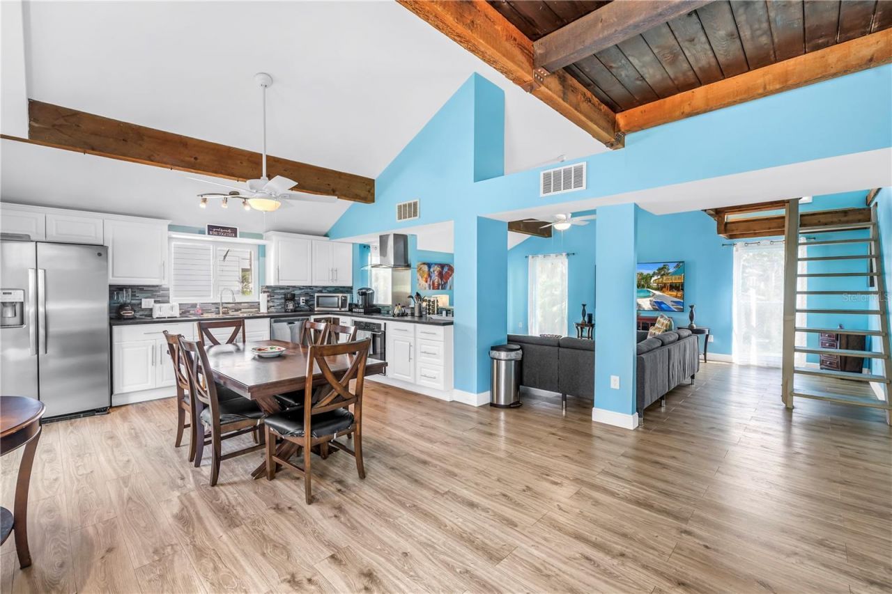 156 Siesta Drive, Sarasota, FL 34242 Photo