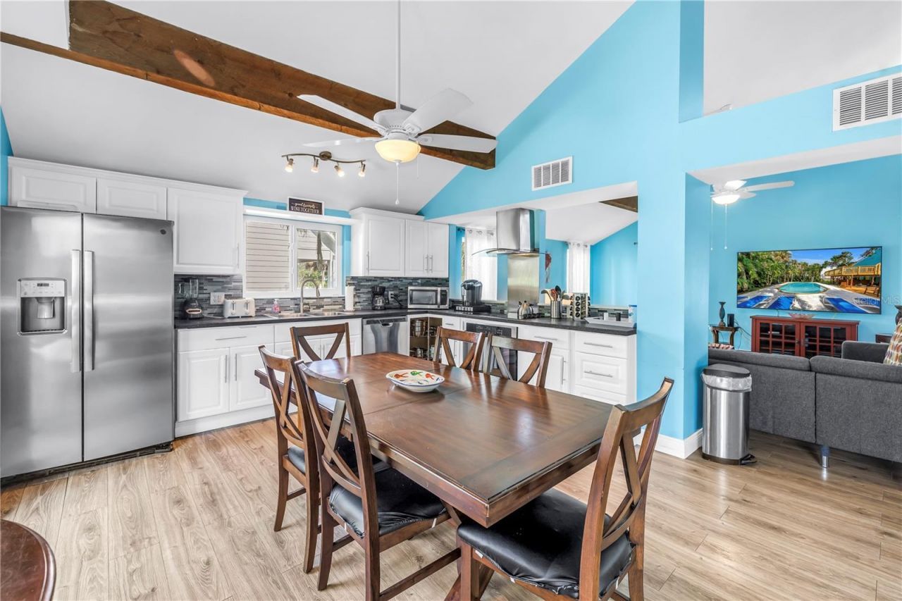 156 Siesta Drive, Sarasota, FL 34242 Photo