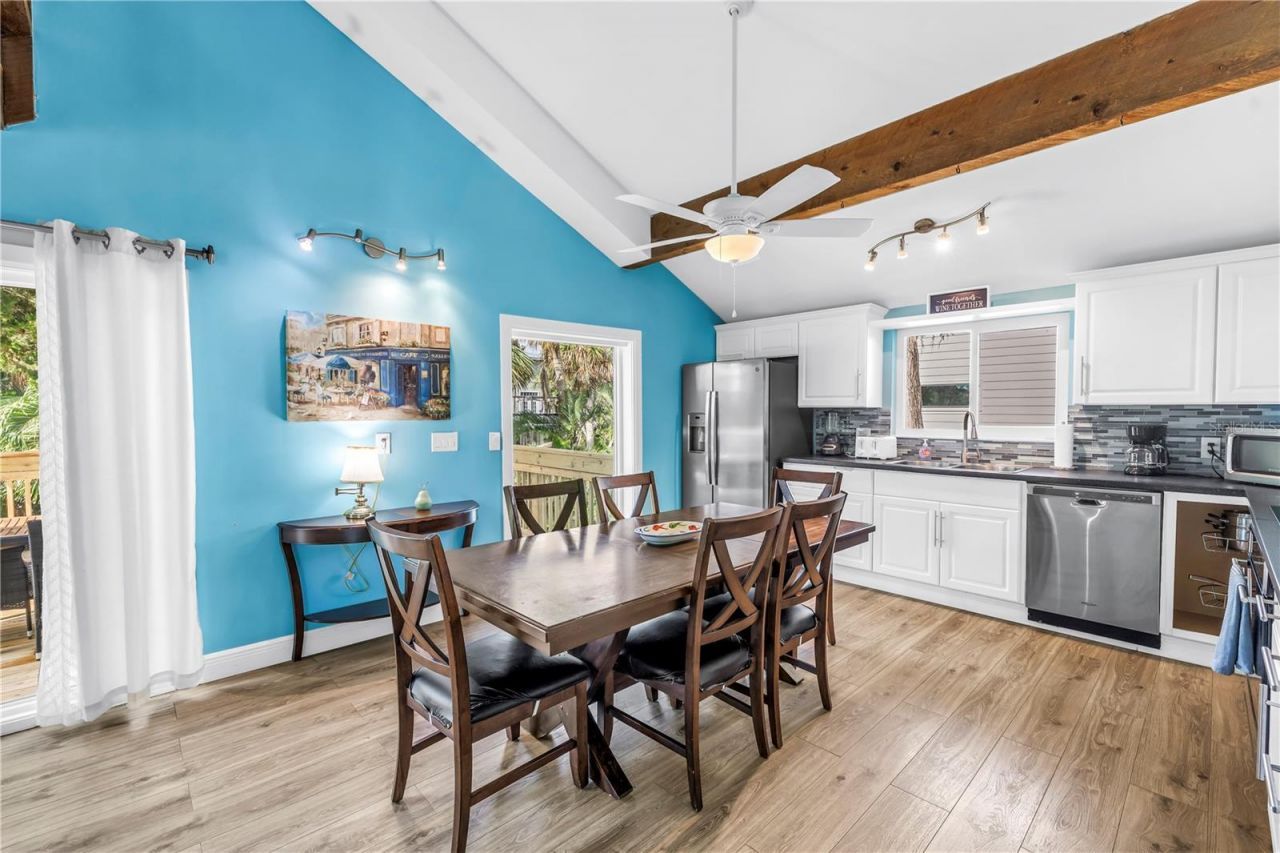 156 Siesta Drive, Sarasota, FL 34242 Photo