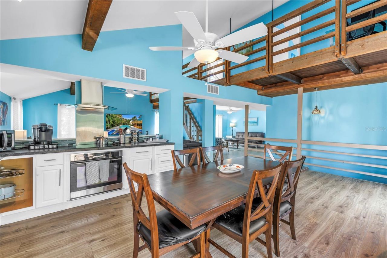 156 Siesta Drive, Sarasota, FL 34242 Photo