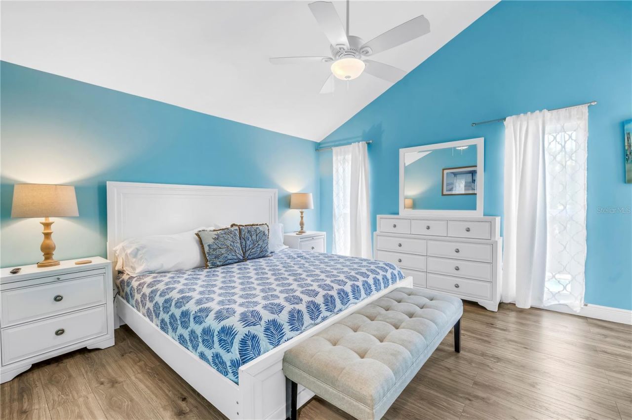 156 Siesta Drive, Sarasota, FL 34242 Photo